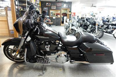 2018 Harley-Davidson Street Glide   - Photo 5 - Kingman, KS 67068