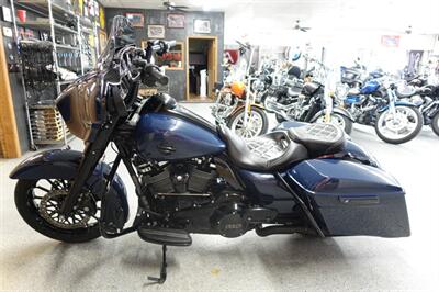 2019 Harley-Davidson Street Glide Special   - Photo 5 - Kingman, KS 67068
