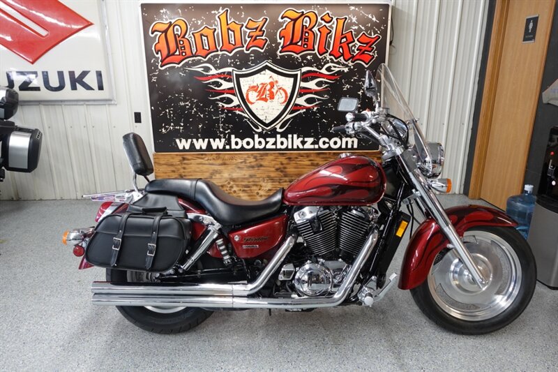 2002 Honda Shadow 1100 Sabre   - Photo 1 - Kingman, KS 67068