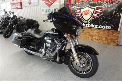 2017 Harley-Davidson Street Glide   - Photo 2 - Kingman, KS 67068