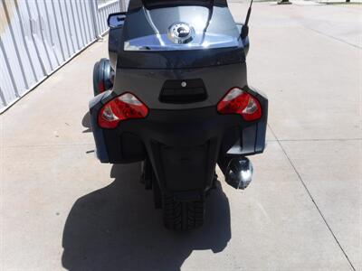 2019 Can Am Spyder RT Limited SE6  Chrome - Photo 6 - Kingman, KS 67068