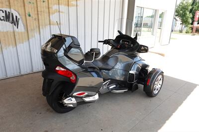 2019 Can Am Spyder RT Limited SE6  Chrome - Photo 8 - Kingman, KS 67068