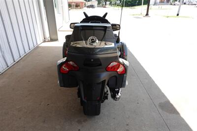 2019 Can Am Spyder RT Limited SE6  Chrome - Photo 7 - Kingman, KS 67068