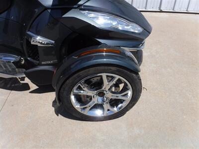 2019 Can Am Spyder RT Limited SE6  Chrome - Photo 3 - Kingman, KS 67068