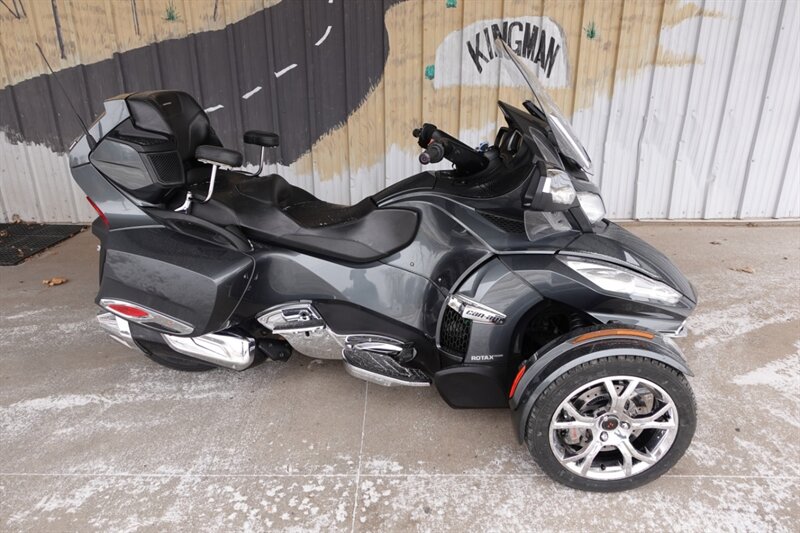 2019 Can Am Spyder RT Limited SE6  Chrome - Photo 1 - Kingman, KS 67068