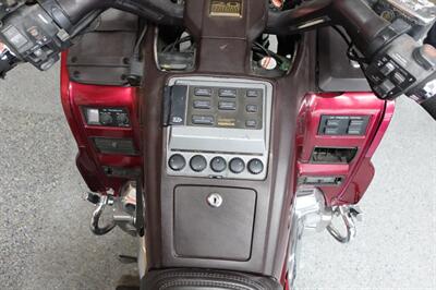 1995 Honda Gold Wing 1500 SE   - Photo 47 - Kingman, KS 67068