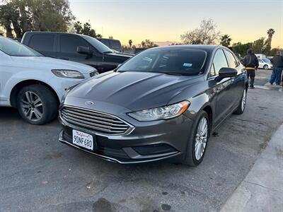 2018 Ford Fusion SE   - Photo 2 - Riverside, CA 92508
