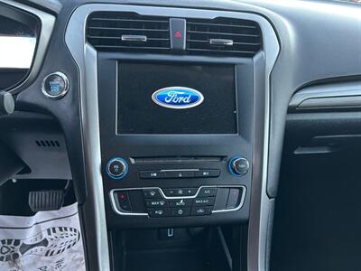 2018 Ford Fusion SE   - Photo 6 - Riverside, CA 92508