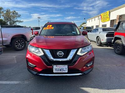 2019 Nissan Rogue SL   - Photo 4 - Riverside, CA 92508