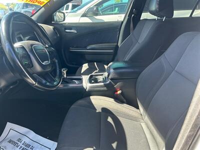 2019 Dodge Charger SXT   - Photo 9 - Riverside, CA 92508