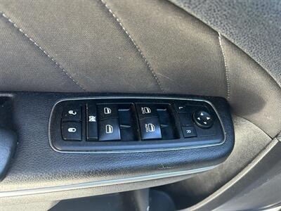 2019 Dodge Charger SXT   - Photo 14 - Riverside, CA 92508