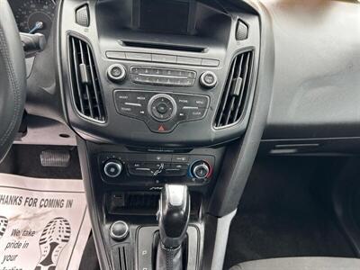 2016 Ford Focus SE   - Photo 87 - Riverside, CA 92508