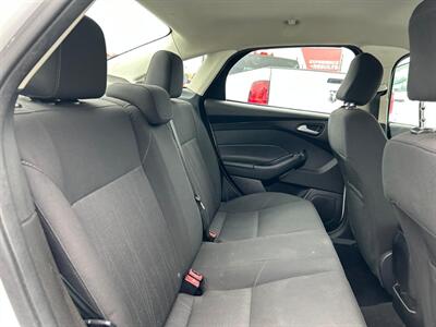2016 Ford Focus SE   - Photo 16 - Riverside, CA 92508