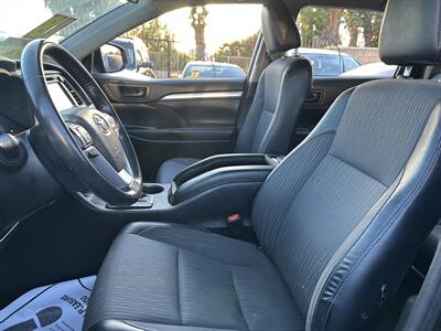 2018 Toyota Highlander LE Plus   - Photo 12 - Riverside, CA 92508