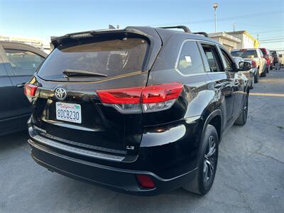 2018 Toyota Highlander LE Plus   - Photo 30 - Riverside, CA 92508
