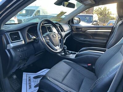 2018 Toyota Highlander LE Plus   - Photo 48 - Riverside, CA 92508