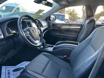 2018 Toyota Highlander LE Plus   - Photo 13 - Riverside, CA 92508