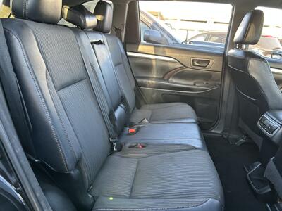 2018 Toyota Highlander LE Plus   - Photo 27 - Riverside, CA 92508