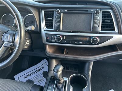 2018 Toyota Highlander LE Plus   - Photo 19 - Riverside, CA 92508