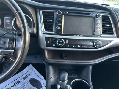 2018 Toyota Highlander LE Plus   - Photo 7 - Riverside, CA 92508