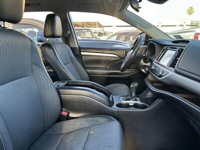 2018 Toyota Highlander LE Plus   - Photo 55 - Riverside, CA 92508