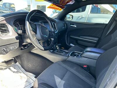 2022 Dodge Charger SXT   - Photo 16 - Riverside, CA 92508