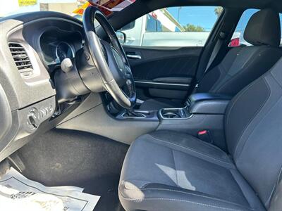 2022 Dodge Charger SXT   - Photo 15 - Riverside, CA 92508