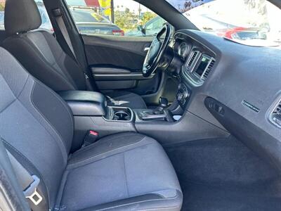 2022 Dodge Charger SXT   - Photo 33 - Riverside, CA 92508