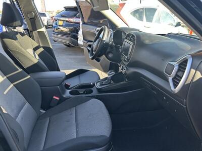 2023 Kia Soul LX   - Photo 46 - Riverside, CA 92508