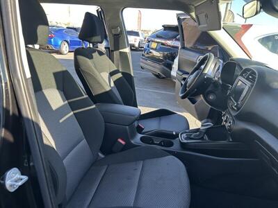 2023 Kia Soul LX   - Photo 45 - Riverside, CA 92508