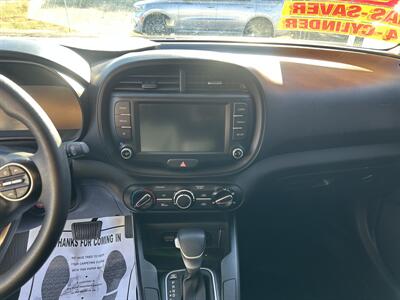 2023 Kia Soul LX   - Photo 11 - Riverside, CA 92508