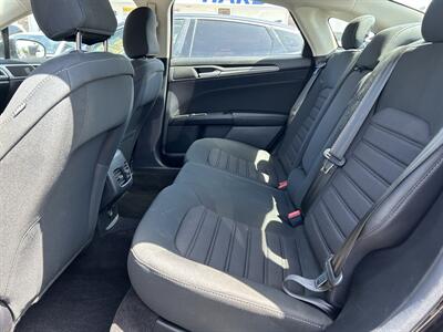 2020 Ford Fusion Hybrid SE   - Photo 15 - Riverside, CA 92508