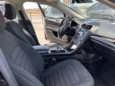 2020 Ford Fusion Hybrid SE   - Photo 20 - Riverside, CA 92508