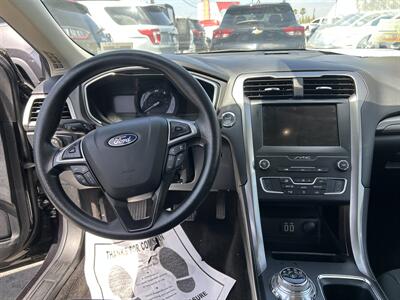 2020 Ford Fusion Hybrid SE   - Photo 22 - Riverside, CA 92508