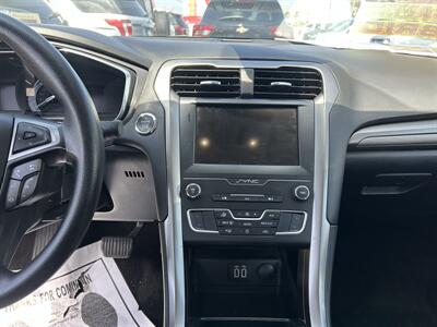 2020 Ford Fusion Hybrid SE   - Photo 24 - Riverside, CA 92508