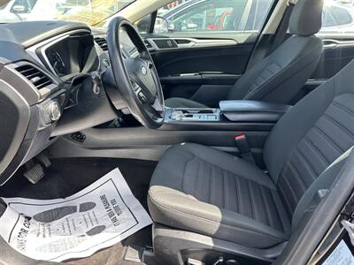 2020 Ford Fusion Hybrid SE   - Photo 14 - Riverside, CA 92508