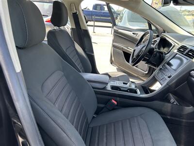 2020 Ford Fusion Hybrid SE   - Photo 25 - Riverside, CA 92508