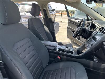 2020 Ford Fusion Hybrid SE   - Photo 26 - Riverside, CA 92508