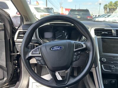 2020 Ford Fusion Hybrid SE   - Photo 21 - Riverside, CA 92508