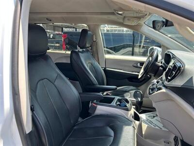 2018 Chrysler Pacifica Limited   - Photo 40 - Riverside, CA 92508