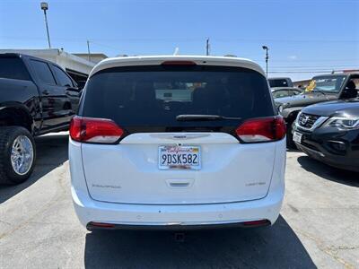 2018 Chrysler Pacifica Limited   - Photo 85 - Riverside, CA 92508