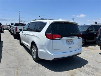 2018 Chrysler Pacifica Limited - Photo 3 - Riverside, CA 92508