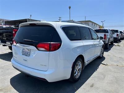 2018 Chrysler Pacifica Limited - Photo 8 - Riverside, CA 92508