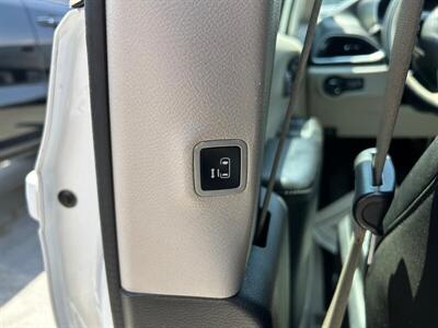2018 Chrysler Pacifica Limited   - Photo 50 - Riverside, CA 92508