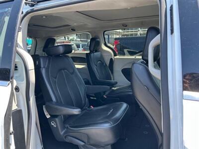 2018 Chrysler Pacifica Limited   - Photo 44 - Riverside, CA 92508