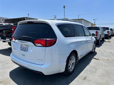 2018 Chrysler Pacifica Limited   - Photo 62 - Riverside, CA 92508