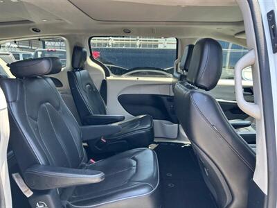 2018 Chrysler Pacifica Limited   - Photo 43 - Riverside, CA 92508