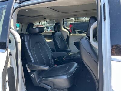 2018 Chrysler Pacifica Limited   - Photo 71 - Riverside, CA 92508