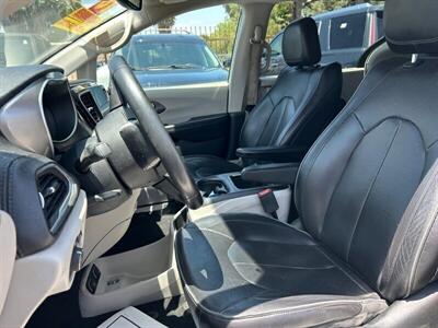 2018 Chrysler Pacifica Limited   - Photo 99 - Riverside, CA 92508