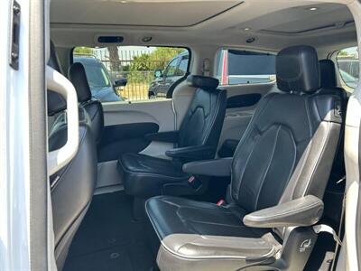 2018 Chrysler Pacifica Limited   - Photo 51 - Riverside, CA 92508